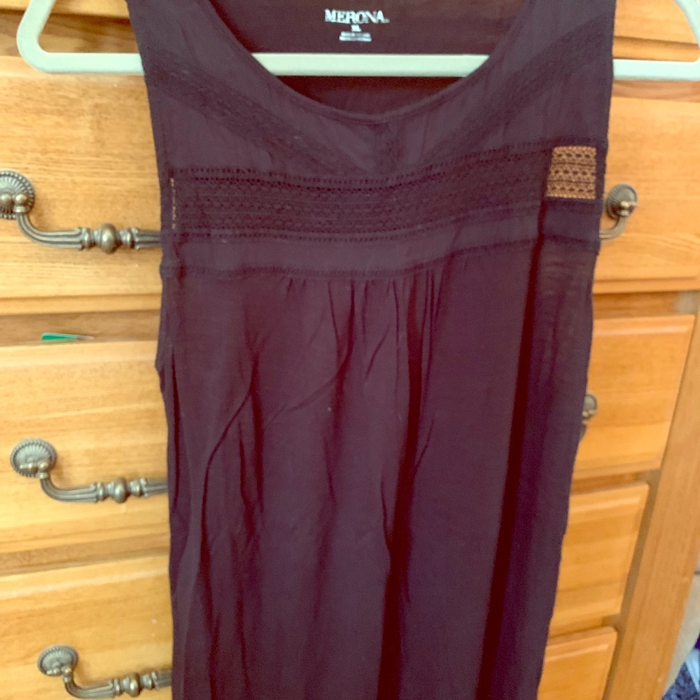 Black sleeveless cotton shirt